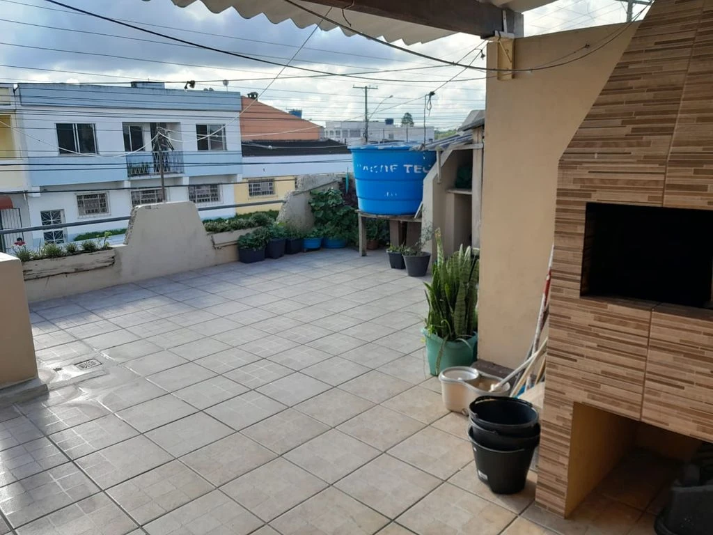 Casa + área comercial no Fragata
