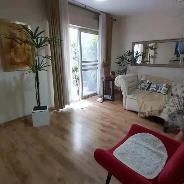 Excelente apartamento semimobiliado no centro de Pelotas